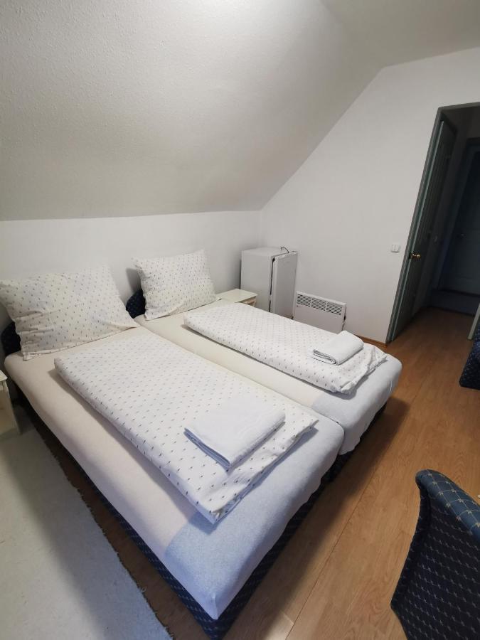 Gabi Magánszálláshely Zalasarszeg Esterno foto